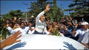 Bà Suu Kyi đã đăng ký tham gia ứng cử Quốc hội