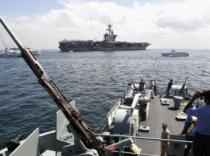 USS Carl Vinson trong vịnh Manila ngày 15/05/2011