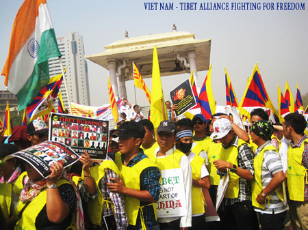 Hỡi thế giới nhân loại có nghe chăng tiếng gào thét thống tâm của hai dân tộc Việt Nam và Tây Tạng ?