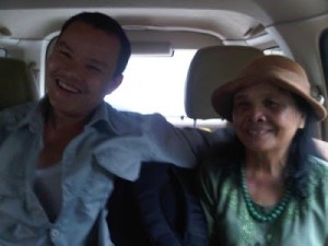 Lê Anh Hùng mẹ con đoàn tụ