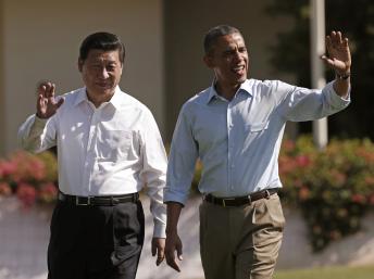 Tổng thống Mỹ Barack Obama và Chủ tịch Trung Quốc Tập Cận Bình tại Sunnylands, ở Rancho Mirage, California ngày 08/06/2013. REUTERS/Kevin Lamarque