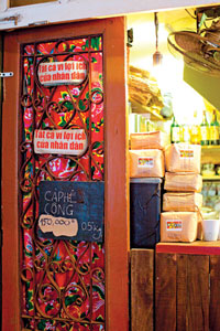 Một góc quán cà phê Cộng, Hà Nội.