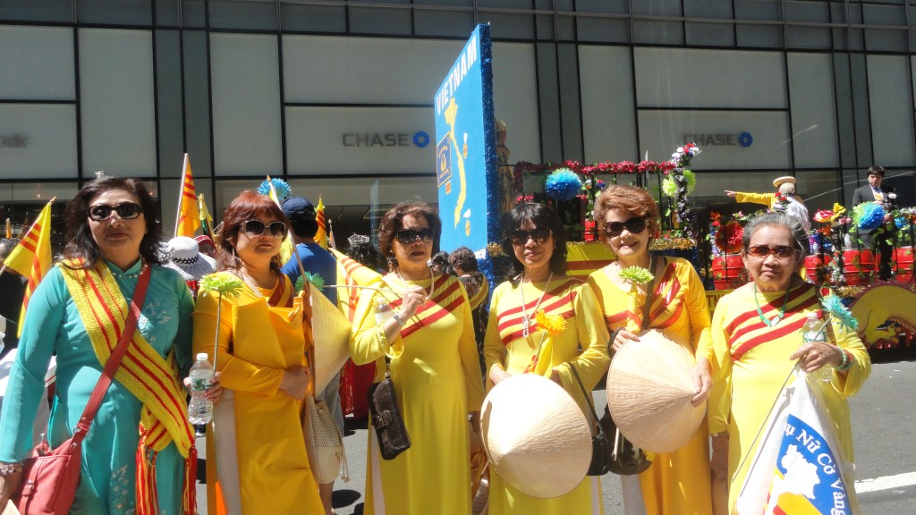 Phụ Nữ Cờ Vàng