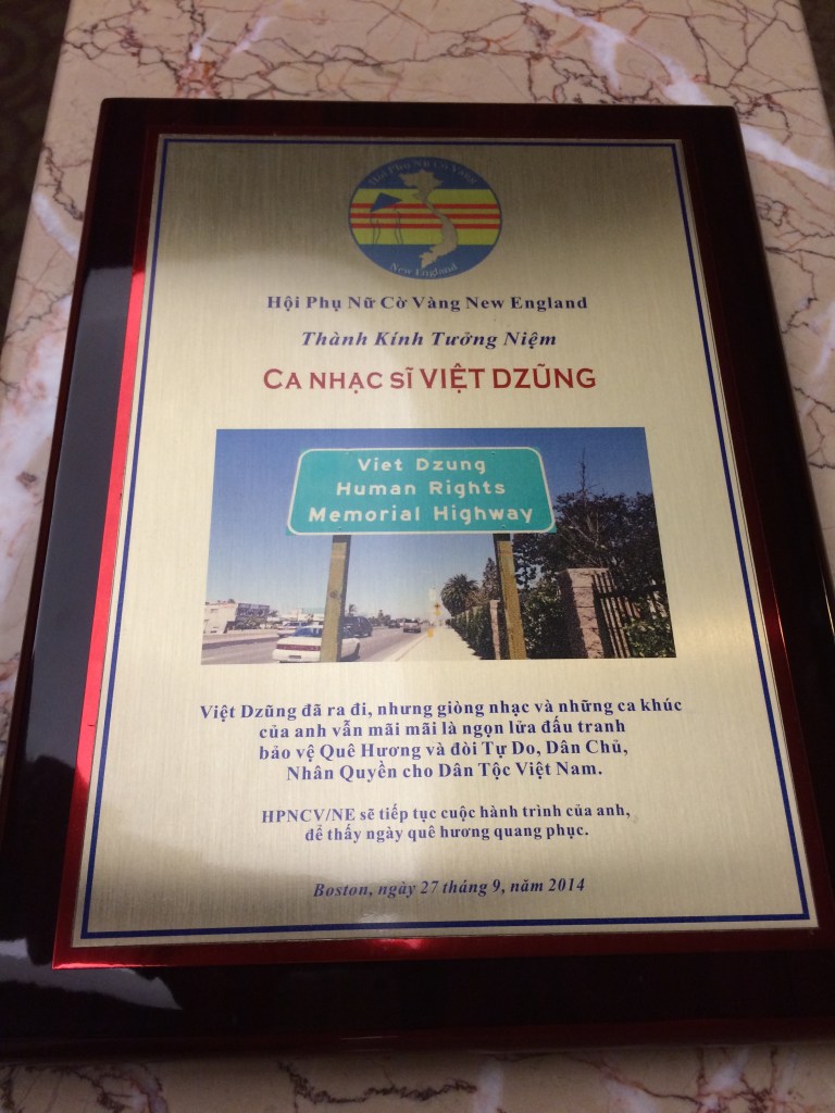 Lưu niệm Việt Dzũng